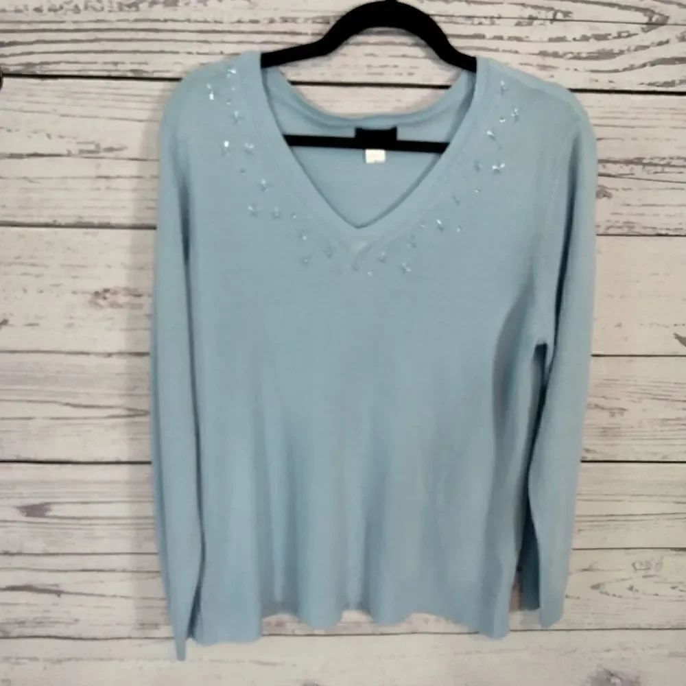 New without tags."basic Editions" woman's sweater